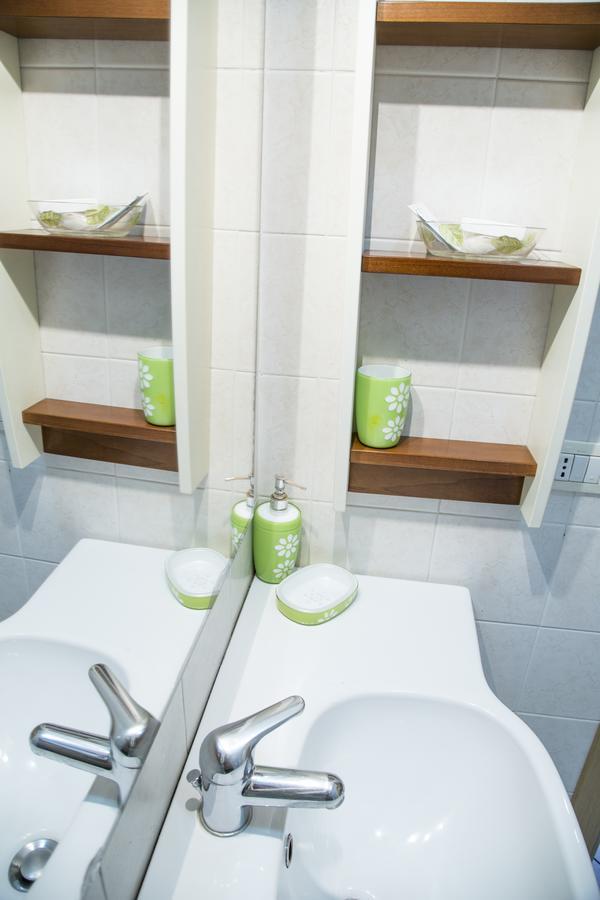 Al Centro E Meglio B&B Napoli Bagian luar foto