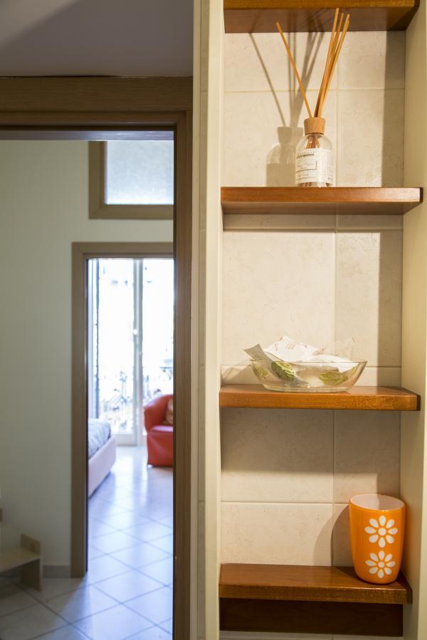 Al Centro E Meglio B&B Napoli Bagian luar foto