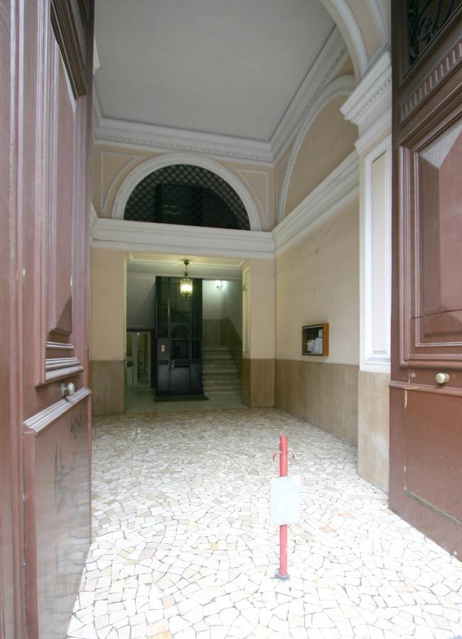 Al Centro E Meglio B&B Napoli Bagian luar foto